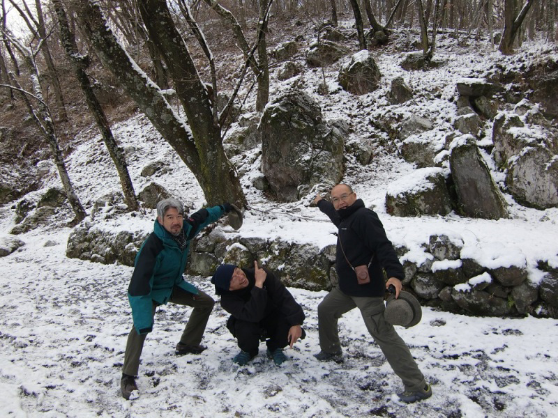 日本屈指の磐座と評価されている岩壁